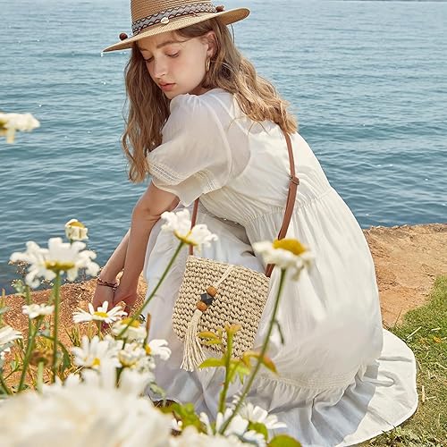 Borsa di paglia da donna per le vacanze, borsetta da spiaggia boho per l'estate, borsa a tracolla in vimini con nappine